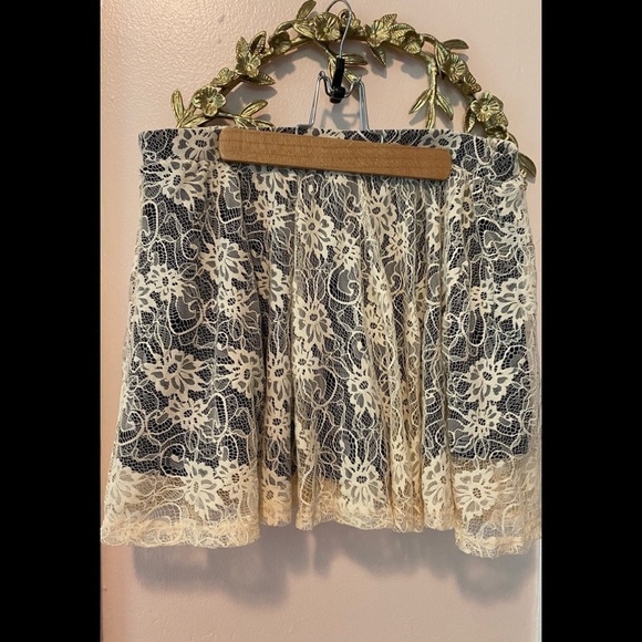 Pins And Needle Lace Overlay Mini Skirt - Picture 1 of 4